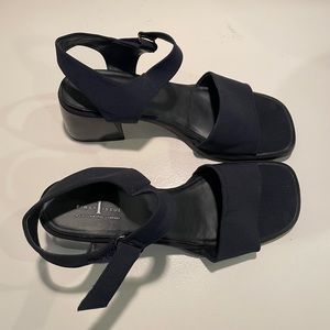 ✿ 90’s Blue Vintage Chunky Heel, Velcro Sandals